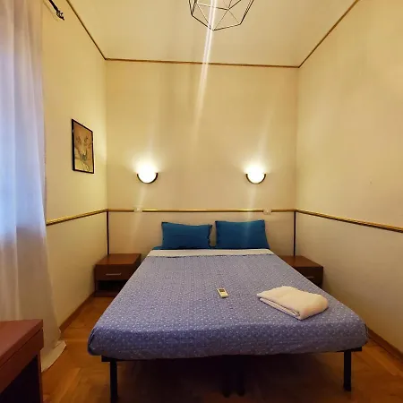 Rhome Rooms Bed & Breakfast *