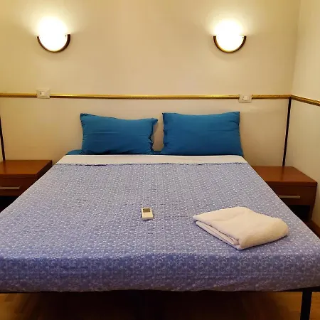 Rhome Rooms Bed & Breakfast